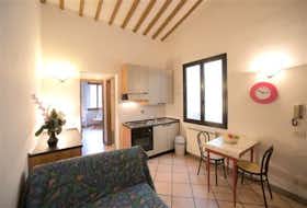 Apartament de închiriat pentru 1.000 EUR pe lună în Florence, Via Sant'Antonino