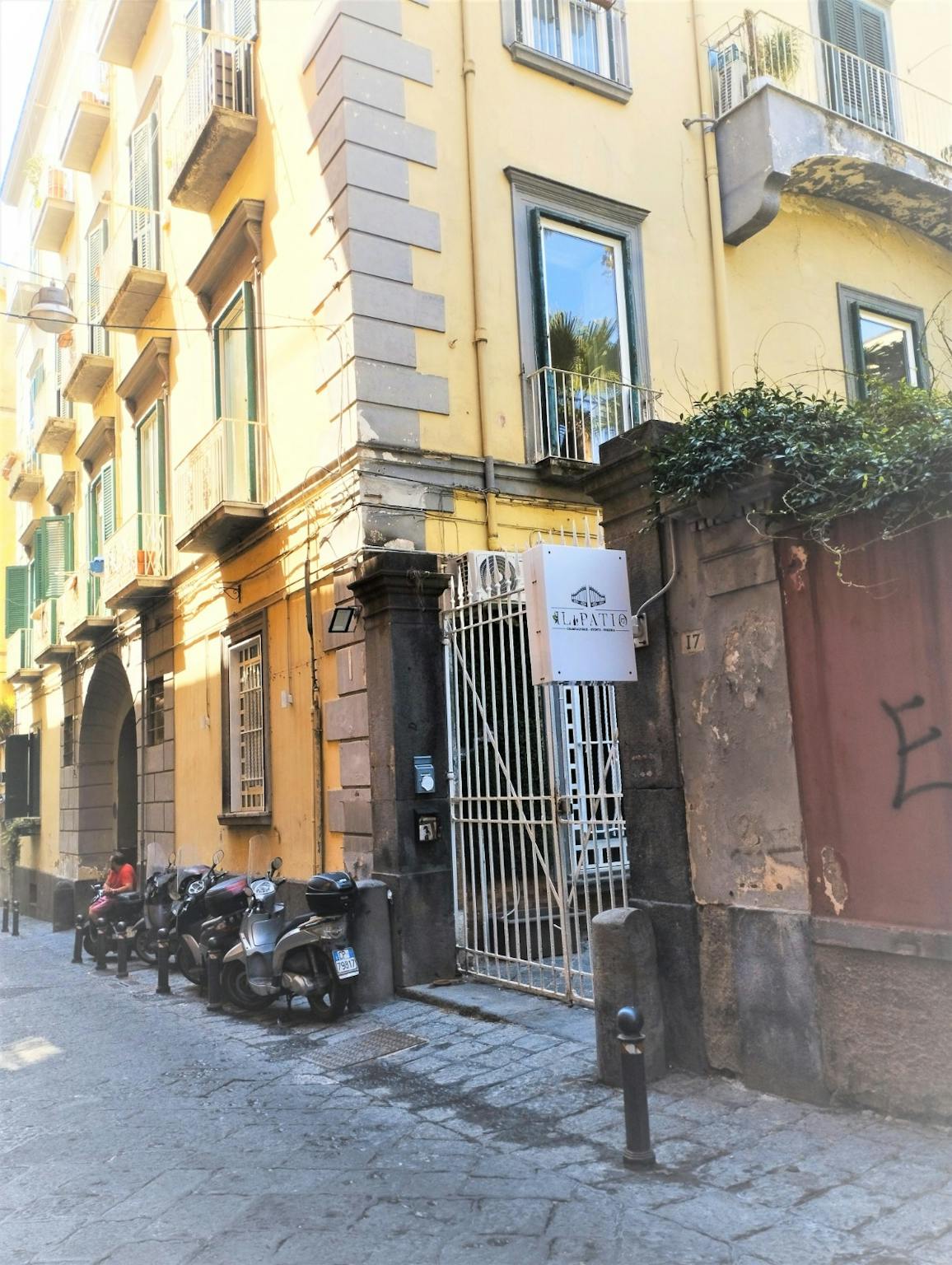 Via Giovanni Bausan, Naples