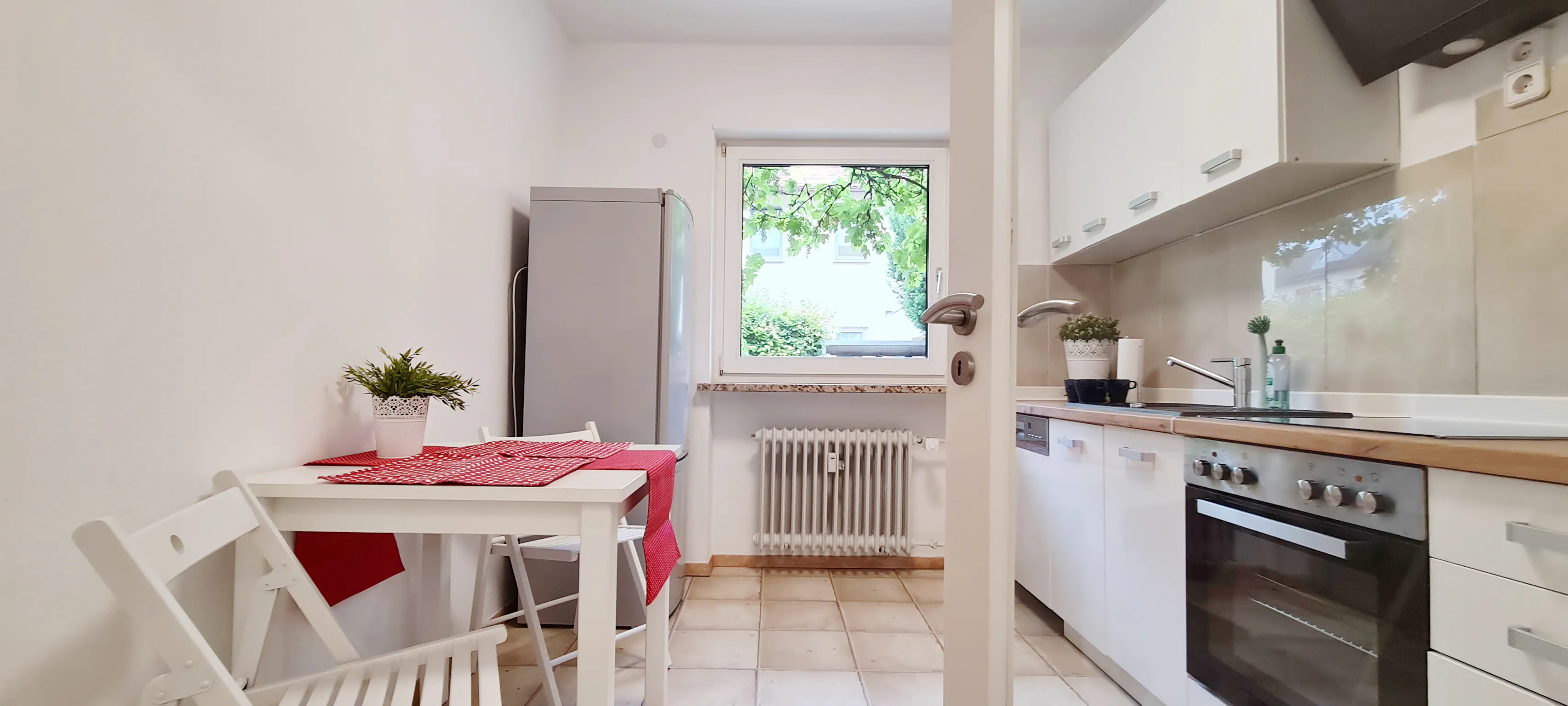 4-Bedroom Apartment in Kopernikusstraße, Augsburg (1222407) ROOM 2