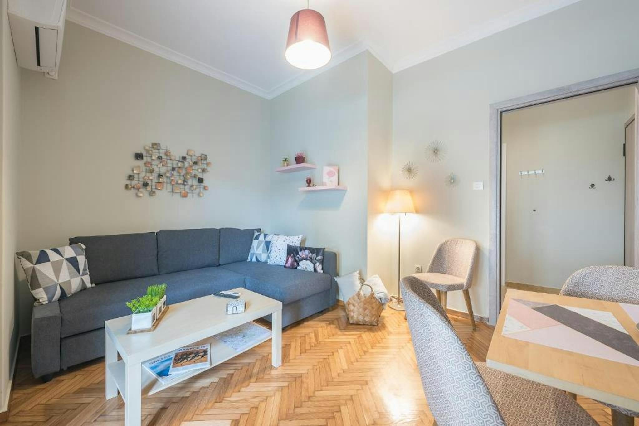 Evrou, Athens preview