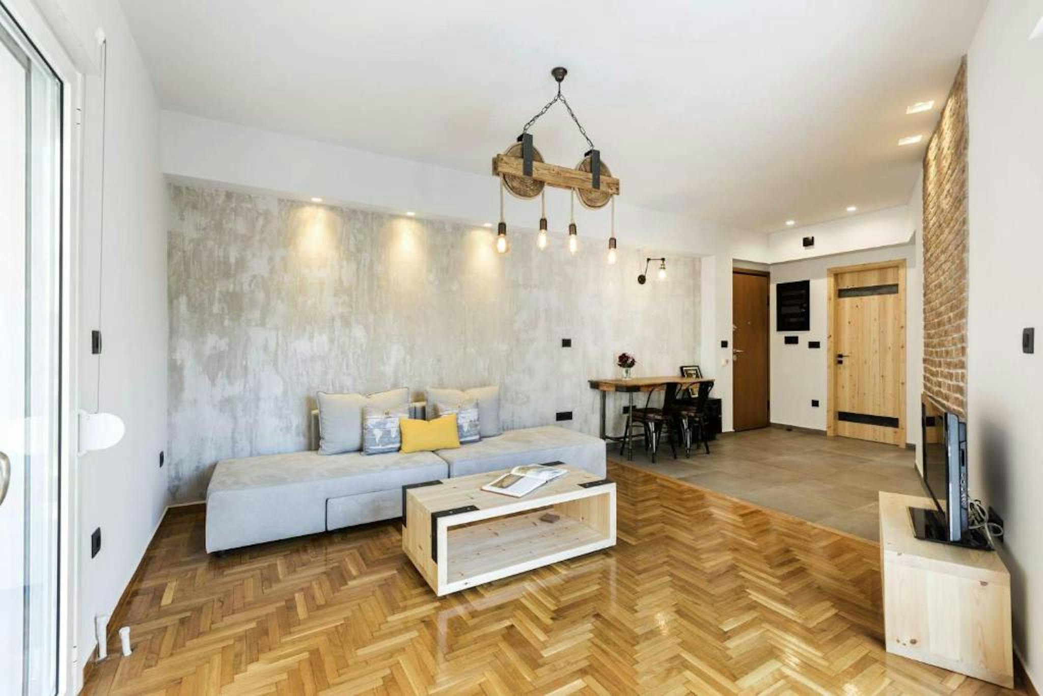 Veikou, Athens preview