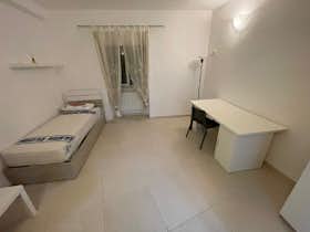 Privé kamer te huur voor € 410 per maand in Naples, Via Luigi Settembrini