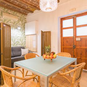 Apartment for rent for €1,000 per month in Barcelona, Carrer del Baluard