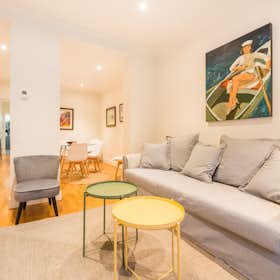 Apartment for rent for €2,800 per month in Madrid, Calle de Manuela Malasaña