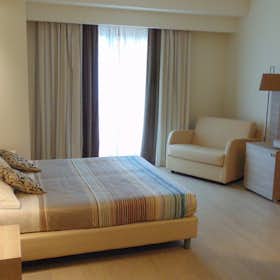 Отдельная комната сдается в аренду за 900 € в месяц в San Francesco al Campo, Via Torino