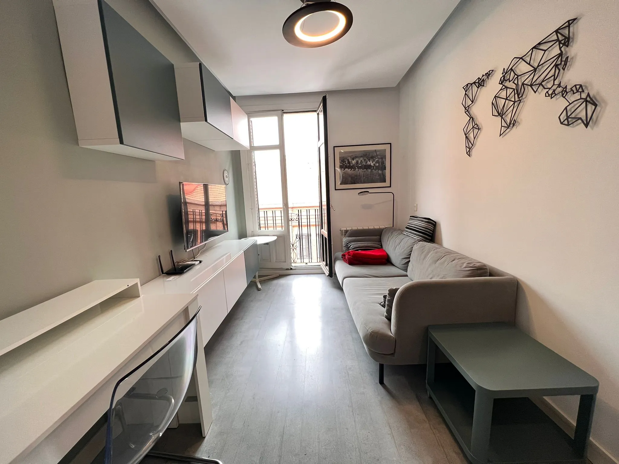 2-Bedroom Apartment in Calle de Sebastián Elcano, Madrid (1223370) ROOM 1