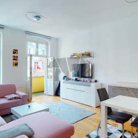 Apartment for rent for €1,790 per month in Berlin, Immanuelkirchstraße