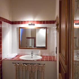 Отдельная комната сдается в аренду за 800 € в месяц в Zambra, Strada di Ponzano