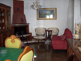 Maison à louer pour 4 200 €/mois à Mazara del Vallo, Viale Ionio