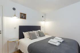 Apartment for rent for €1,340 per month in Porto, Rua de Belomonte