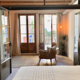 Apartment for rent for €1,525 per month in Barcelona, Carrer del Peu de la Creu
