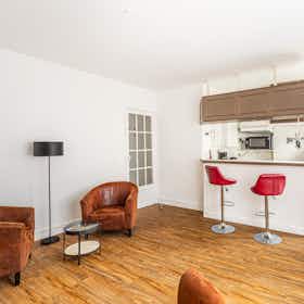 Apartment for rent for €2,900 per month in Paris, Rue des Plantes