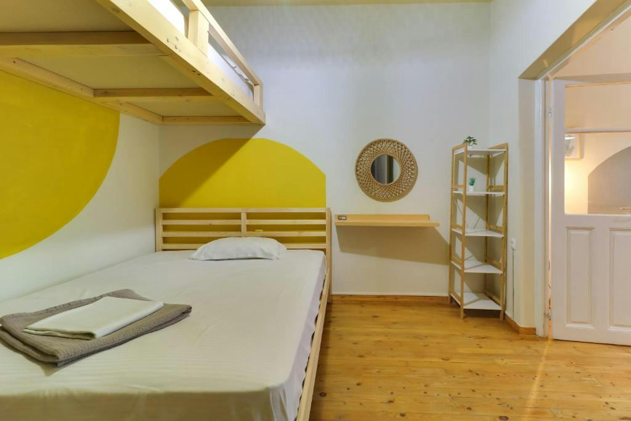 Agias Theklas, Athens preview