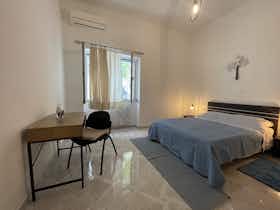 Private room for rent for €260 per month in Piraeus, Mavrokordatou