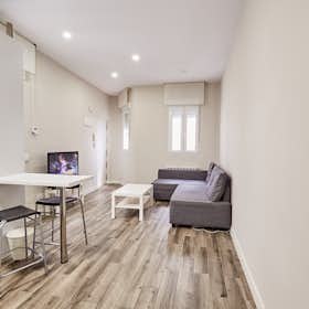 Apartment for rent for €1,100 per month in Madrid, Calle de Bravo Murillo