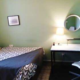 Private room for rent for €590 per month in Barcelona, Gran Via de les Corts Catalanes