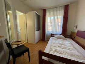 单间公寓 正在以 CHF 1,786 的月租出租，其位于 Zürich, Schaffhauserstrasse