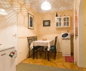 Apartment for rent for HUF 216,621 per month in Budapest, Karinthy Frigyes út