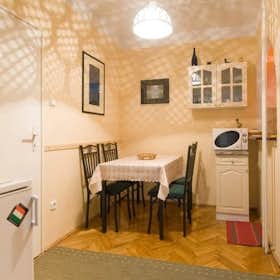 Apartment for rent for HUF 218,066 per month in Budapest, Karinthy Frigyes út