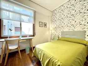 Privé kamer te huur voor € 680 per maand in Bilbao, Campo Volantin pasealekua