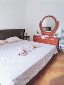 公寓 正在以 €1,100 的月租出租，其位于 Álimos, Koryzi