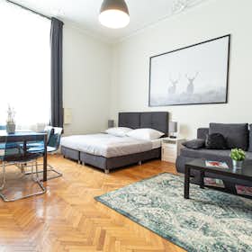 Apartment for rent for €2,500 per month in Vienna, Bürgerspitalgasse