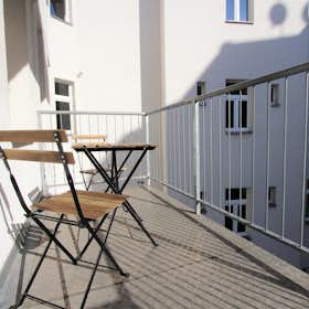 Apartment for rent for €940 per month in Vienna, Lerchenfelder Gürtel