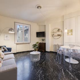 Apartment for rent for €2,400 per month in Florence, Via dell'Oriuolo