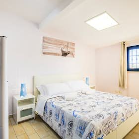 Apartment for rent for €4,800 per month in Rome, Via Maso Finiguerra