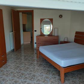 Квартира сдается в аренду за 500 € в месяц в Marsicovetere, Via Grumentina