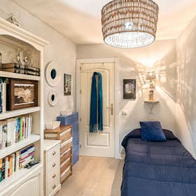 Private room for rent for €530 per month in Granada, Calle Pedro Antonio de Alarcón