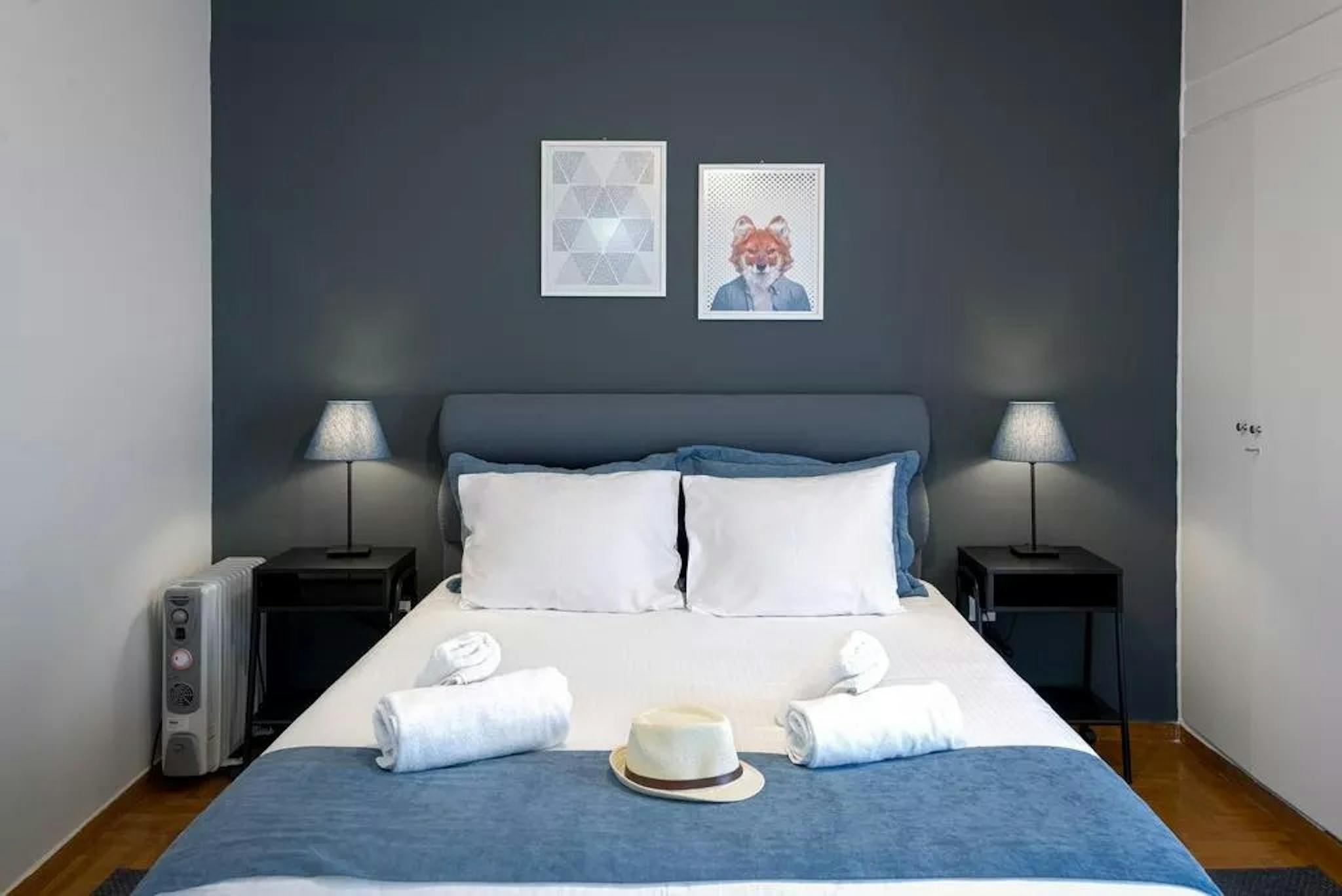 Veikou, Athens preview