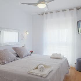 Apartment for rent for €2,000 per month in Málaga, Calle Reding
