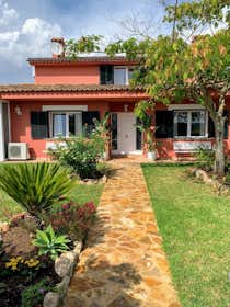 Haus zu mieten für 3.500 € pro Monat in Palma, Residència Son Gual-a