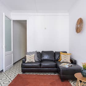 Apartment for rent for €2,450 per month in Barcelona, Carrer de Berga