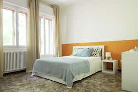Private room for rent for €700 per month in Bologna, Via Francesca Edera De Giovanni