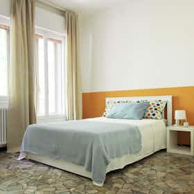 Отдельная комната сдается в аренду за 700 € в месяц в Bologna, Via Francesca Edera De Giovanni
