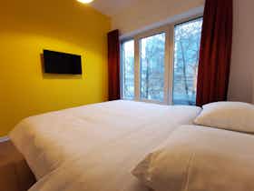 Отдельная комната сдается в аренду за 800 € в месяц в Schaerbeek, Rue de Quatrecht