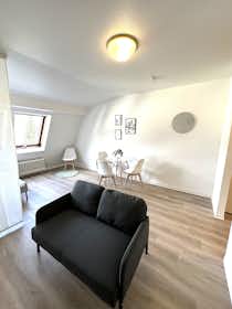 Apartment for rent for €1,050 per month in Sindelfingen, Vaihinger Straße