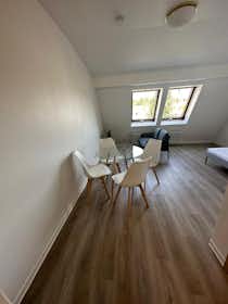 Отдельная комната сдается в аренду за 990 € в месяц в Sindelfingen, Vaihinger Straße