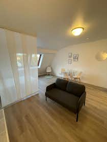 Отдельная комната сдается в аренду за 990 € в месяц в Sindelfingen, Vaihinger Straße