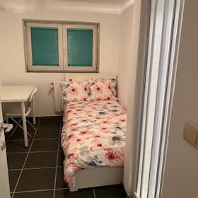 Private room for rent for €400 per month in Forest, Chaussée de Bruxelles