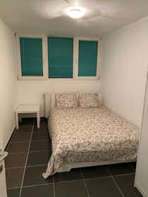 Private room for rent for €350 per month in Forest, Chaussée de Bruxelles