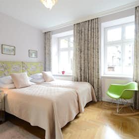 Apartment for rent for €2,158 per month in Kraków, ulica Szeroka