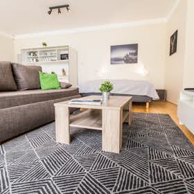 Apartment for rent for €1,500 per month in Vienna, Kaiserstraße