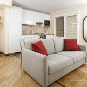 Apartment for rent for €2,250 per month in Milan, Via Lazzaro Palazzi