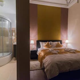 Private room for rent for €390 per month in Budapest, Damjanich utca
