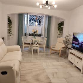 Apartment for rent for €1,700 per month in Sevilla, Calle Pajaritos