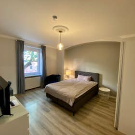 Private room for rent for €790 per month in Stuttgart, Lehenstraße