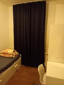 Privé kamer te huur voor € 900 per maand in Rotterdam, Vierambachtsstraat